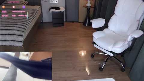 ayw_21 free recording from 2025-12-05 00:05:00