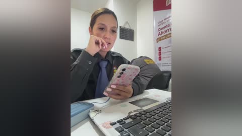 emily_7_ free recording from 2025-12-05 00:05:00