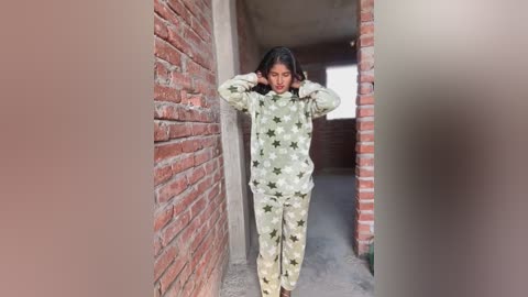 4u143 free recording from 2025-12-05 00:01:00