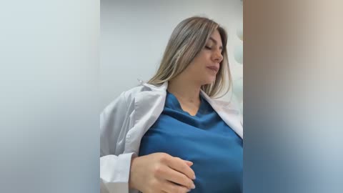 alicee16 free recording from 2025-12-06 00:52:00