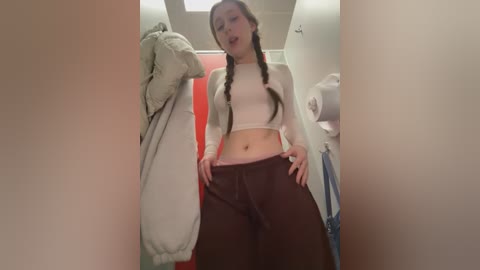 froggyanna free recording from 2025-12-06 00:52:00