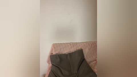 qiqi_x free recording from 2025-12-06 00:49:00