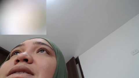 sweetmuslim01 free recording from 2025-12-06 00:52:00