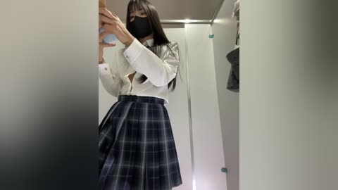 xiao_lin free recording from 2025-12-06 00:52:00