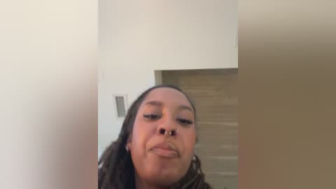 your_paris free recording from 2025-12-06 00:52:00