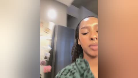 your_paris free recording from 2025-12-06 00:52:00