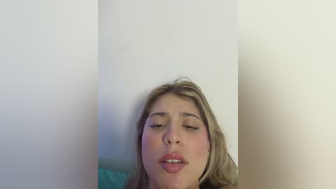 _alicee_1 free recording from 2025-12-07 00:28:00