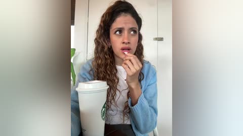 alana15 free recording from 2025-12-07 00:39:00