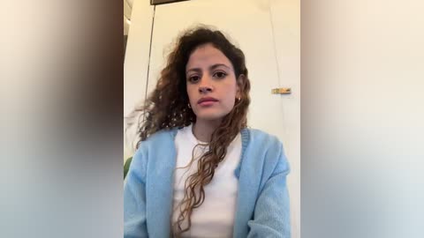 alana15 free recording from 2025-12-07 00:39:00