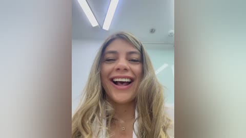 alicee16 free recording from 2025-12-07 00:39:00