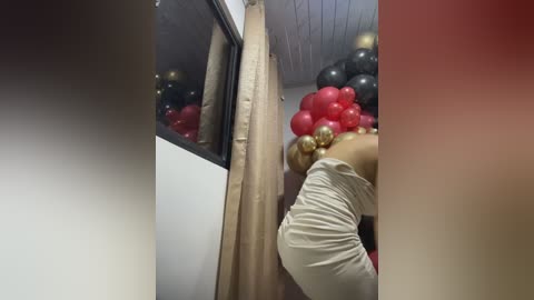 hall_16 free recording from 2025-12-08 00:37:00