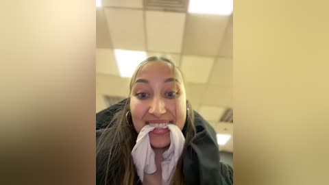 velvetvixeni free recording from 2025-12-07 00:39:00