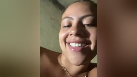 chloe_leaozinho free recording from 2025-12-08 00:27:00