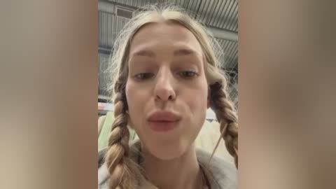 kira_mia free recording from 2025-12-10 00:04:00