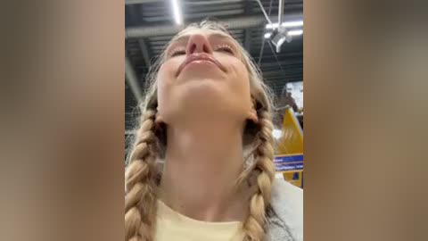 kira_mia free recording from 2025-12-10 00:04:00