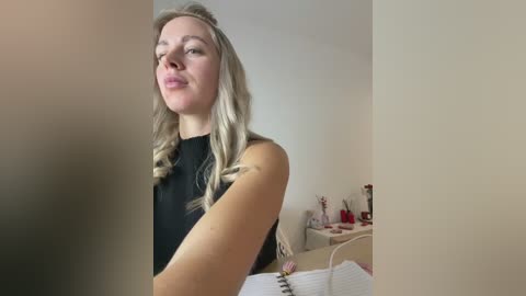 streetdoll free recording from 2025-12-10 00:04:00