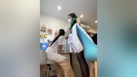 clinic_sexy free recording from 2025-12-10 01:57:00