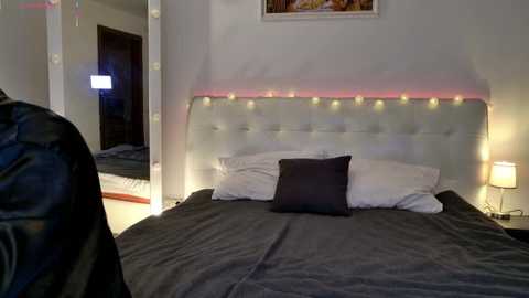 eliza77 free recording from 2025-12-10 00:12:00