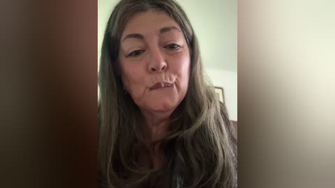 emma_tour free recording from 2025-12-12 00:14:00