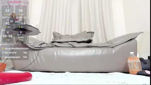 fox_yiyi free recording from 2025-12-11 00:26:00