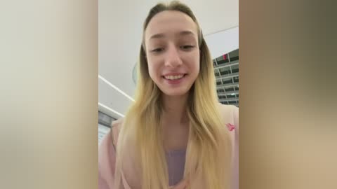 lia__love free recording from 2025-12-11 00:38:00