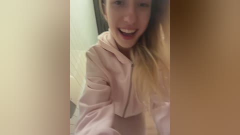 lia__love free recording from 2025-12-11 00:38:00