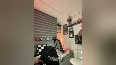 crystal_bunny7 free recording from 2025-12-12 00:14:00