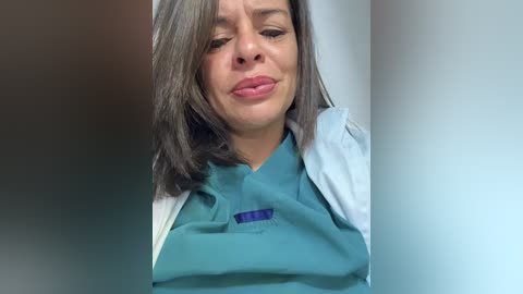 nathalia_28_ free recording from 2025-12-12 00:14:00