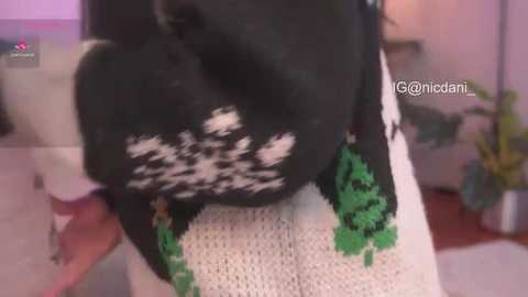 nicdani_1 free recording from 2025-12-12 00:14:00