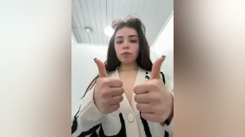 pantyless free recording from 2025-12-12 00:52:00