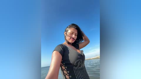 sexi_noemi free recording from 2025-12-13 00:11:00