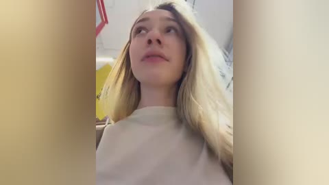 lia__love free recording from 2025-12-13 17:14:00