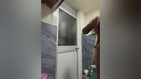 roouse free recording from 2025-12-14 00:27:00