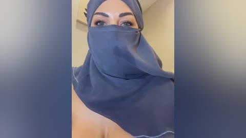 amberonee31 free recording from 2025-12-15 02:45:00