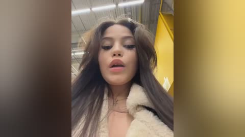 chloe__moon free recording from 2025-12-15 01:43:00