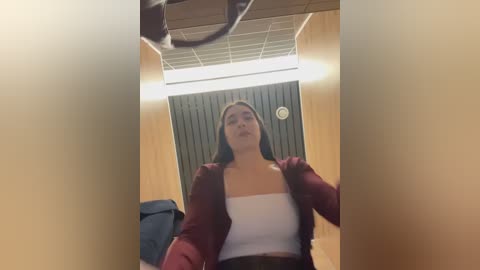 holly_play free recording from 2025-12-15 02:45:00