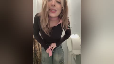 loraadoll free recording from 2025-12-15 02:45:00