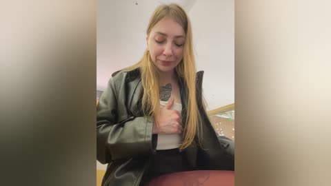 sunny___bunny free recording from 2025-12-15 02:45:00