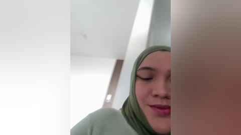 sweetmuslim01 free recording from 2025-12-15 02:45:00