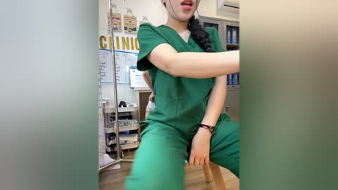 clinic_sexy free recording from 2025-12-17 00:01:00