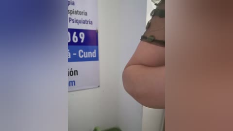 nathalia_28_ free recording from 2025-12-17 00:01:00