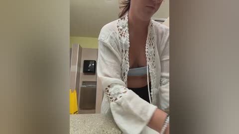 sweetsirenn free recording from 2025-12-17 00:01:00