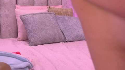 violeta_aroca free recording from 2025-12-17 00:01:00