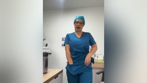 alicee16 free recording from 2025-12-19 00:11:00