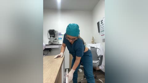 alicee16 free recording from 2025-12-19 00:11:00