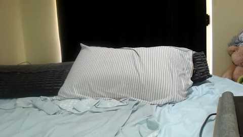 aussiekittypurr free recording from 2025-12-19 00:03:00