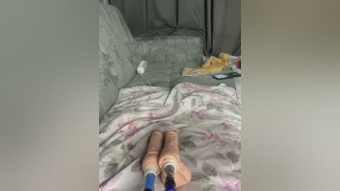 lola_hale free recording from 2025-12-19 00:11:00