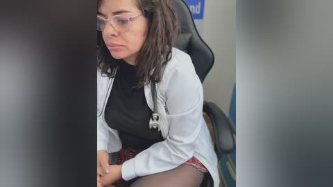 nathalia_28_ free recording from 2025-12-19 00:11:00