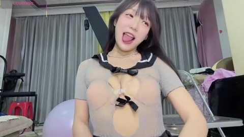 yaya__728 free recording from 2025-12-19 00:03:00