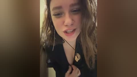 lucy_joy free recording from 2025-12-20 00:02:00